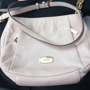 🌸 Michael kors messenger bag 🌸